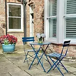 Gillygate Nest With Free Allocated Parking Appartamento