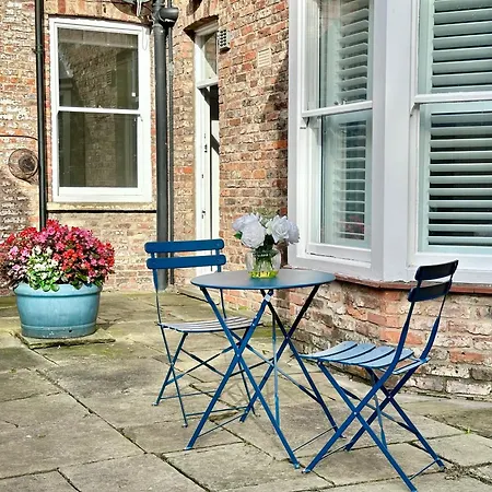 Gillygate Nest With Free Allocated Parking Apartment