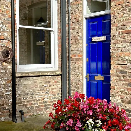 Gillygate Nest With Free Allocated Parking * York